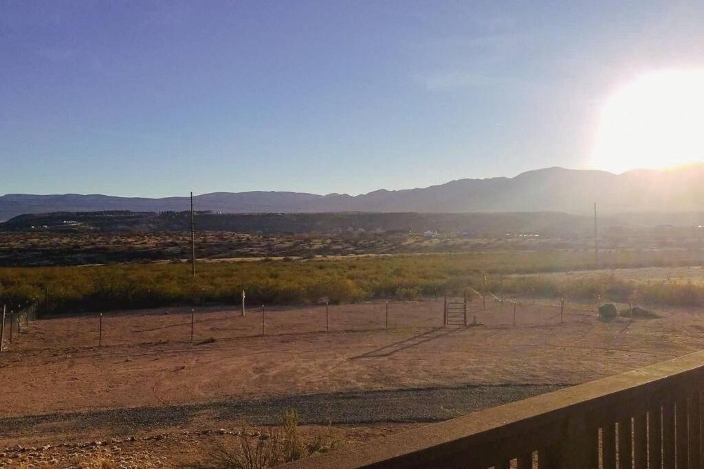 Desert Hillside Lodge 25 Mins From Sedona Cornville Exterior photo